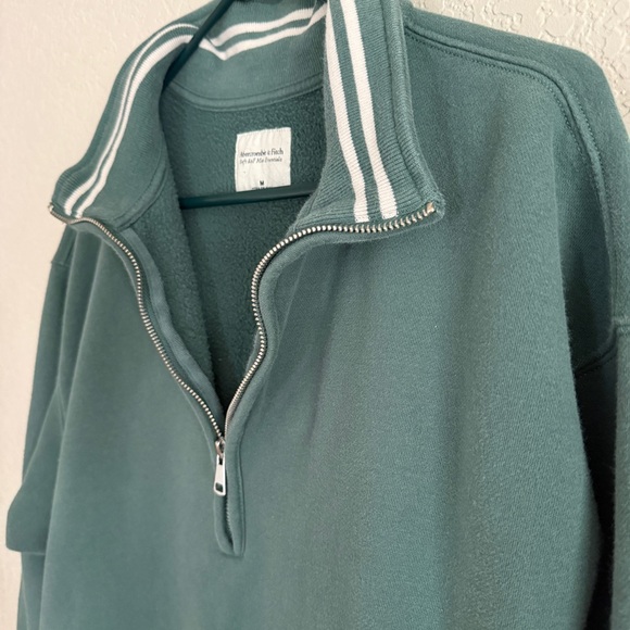 M Abercrombie Green cream half Zip-Up sweatshirt - Picture 3 of 12